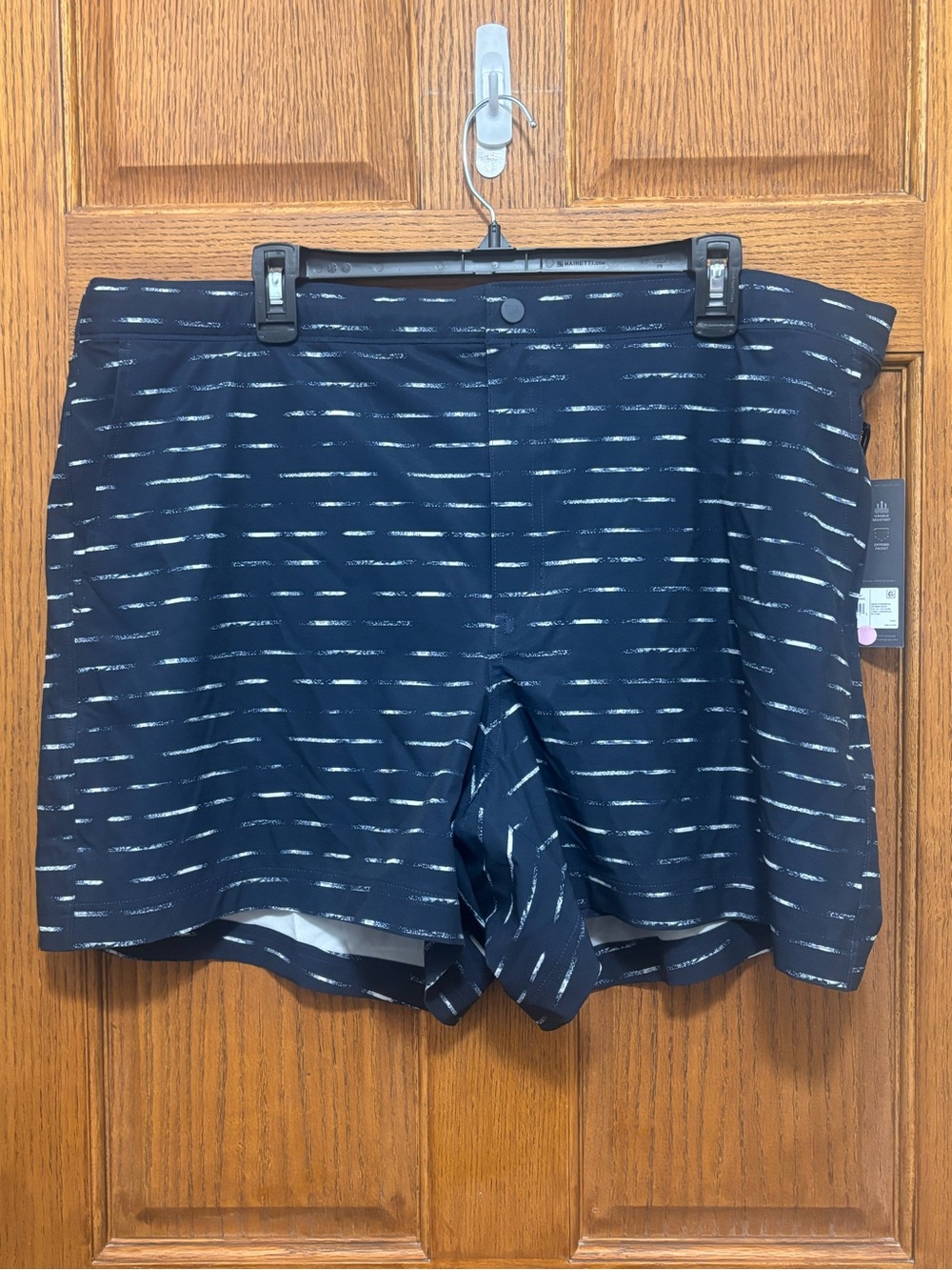 VRST Men's 5” Navy Resort Shorts with Subtle White Dash Pattern. Sz XXL. NWT